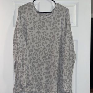 light gray cheetah print sweater size 3X